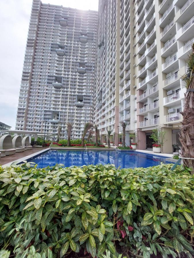 Infina Towers Project 4 Aurora Boulevard Quezon City Manille Extérieur photo
